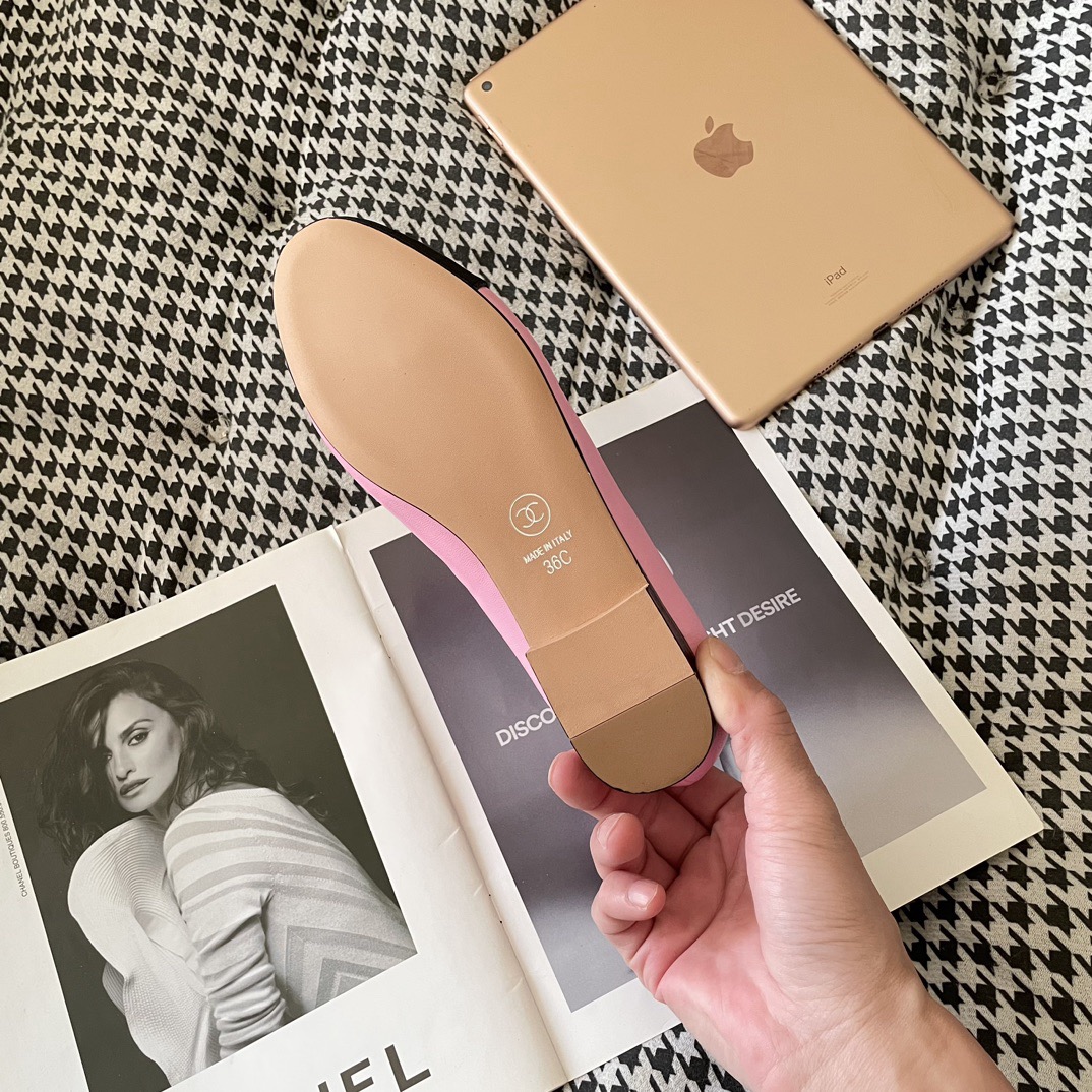 Women Top Quality C*hanel shoes