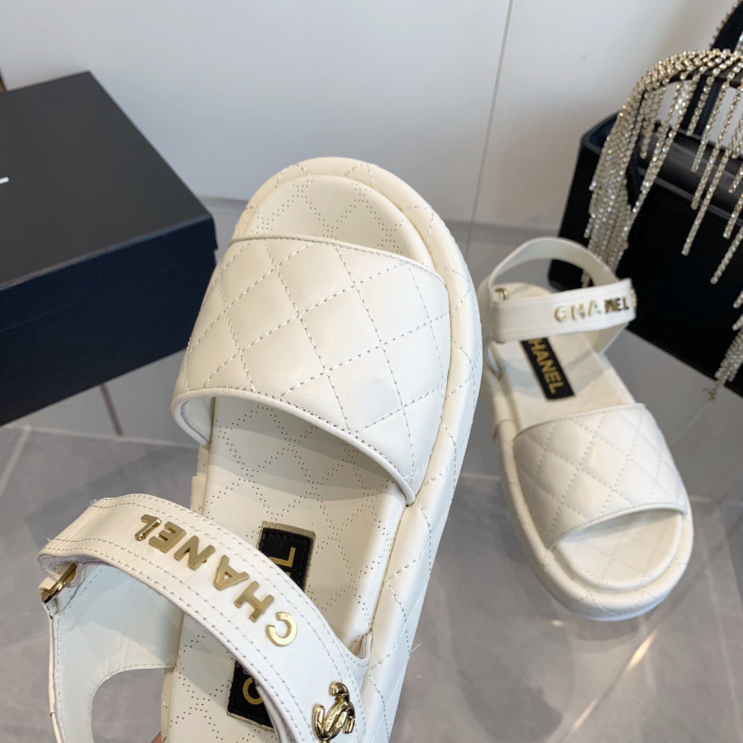 Women Top Quality C*hanel shoes