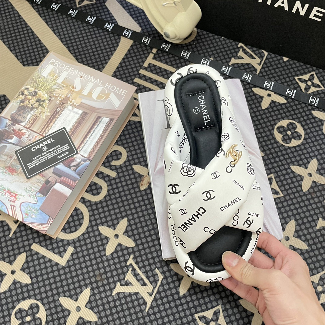 Women Top Quality C*hanel shoes