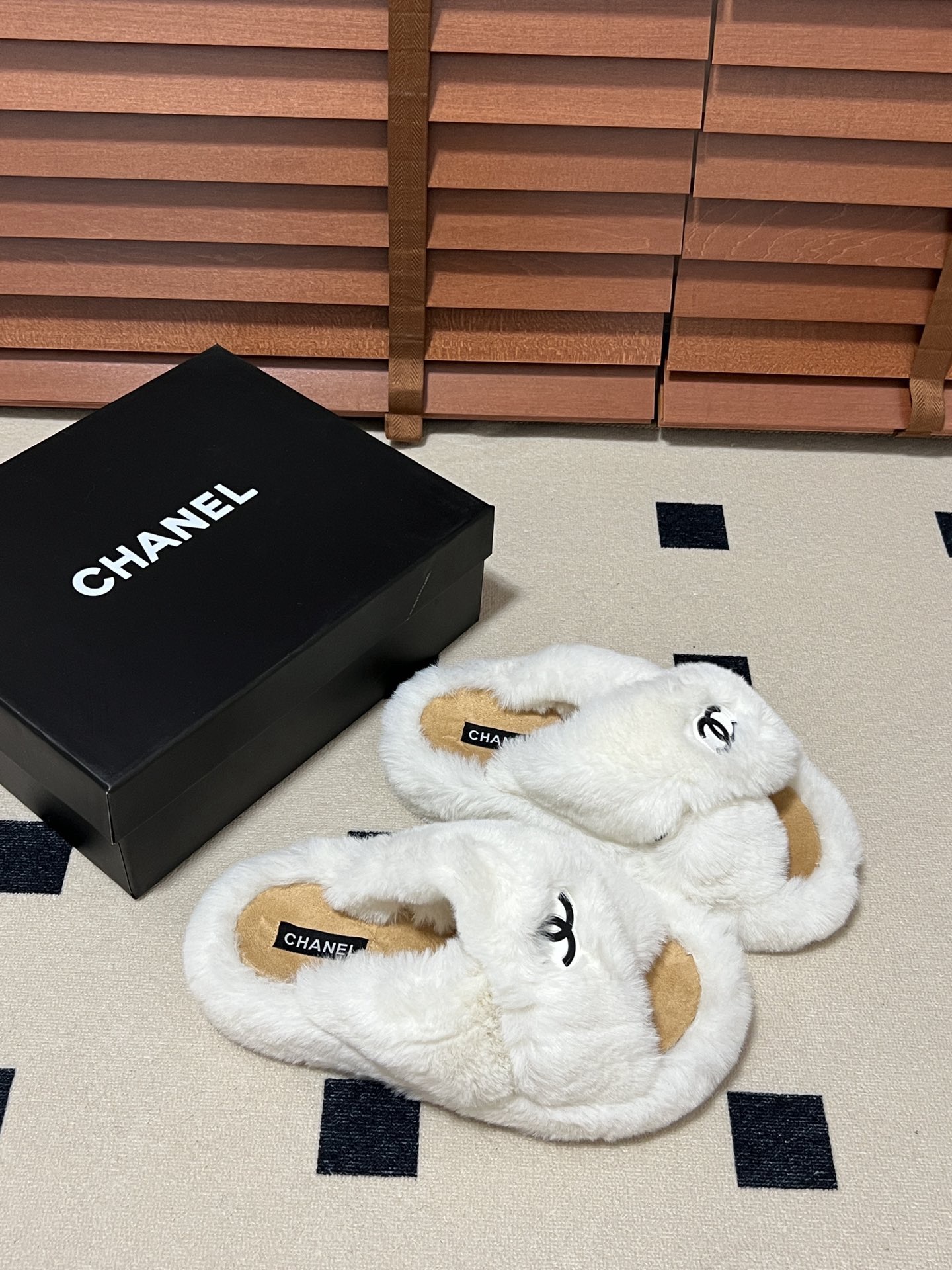 Women Top Quality C*hanel shoes