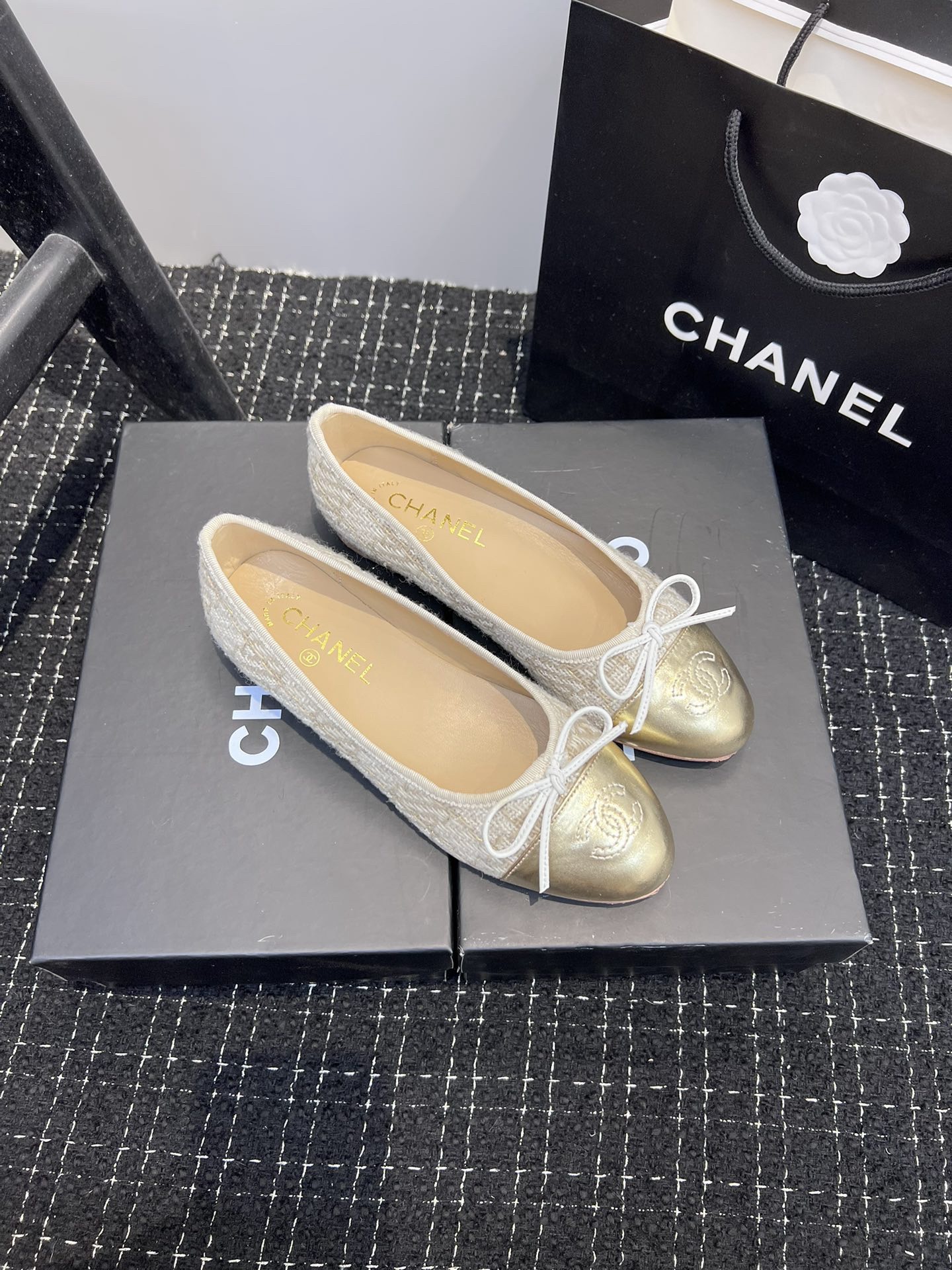 Women Top Quality C*hanel shoes