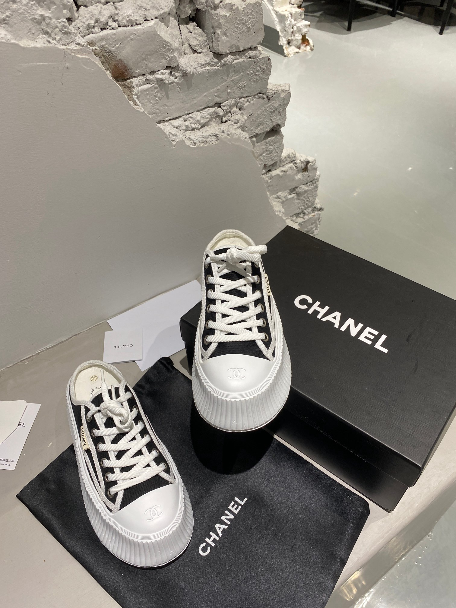 Women Top Quality C*hanel shoes