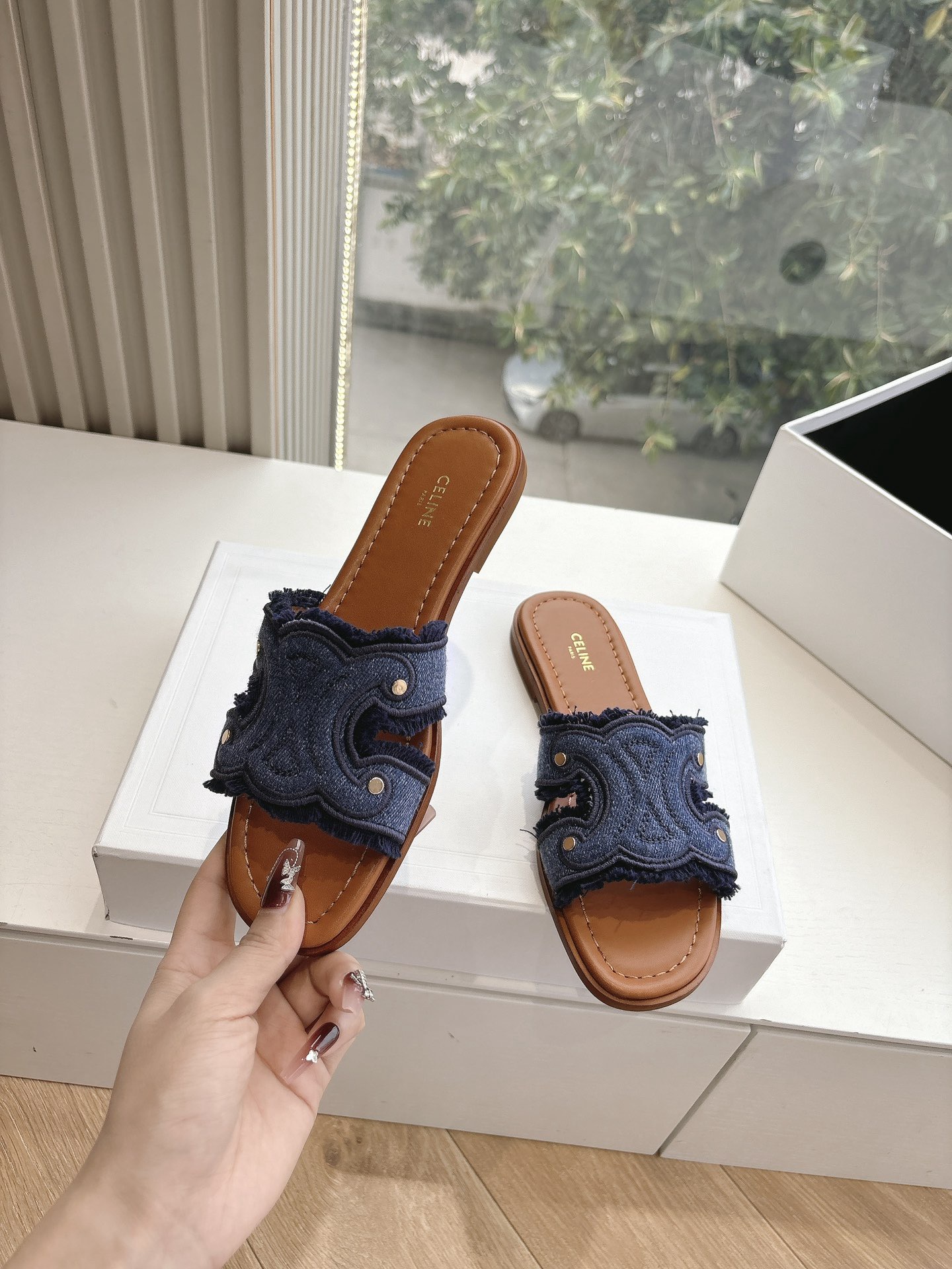 Women Top Quality C*eline shoes