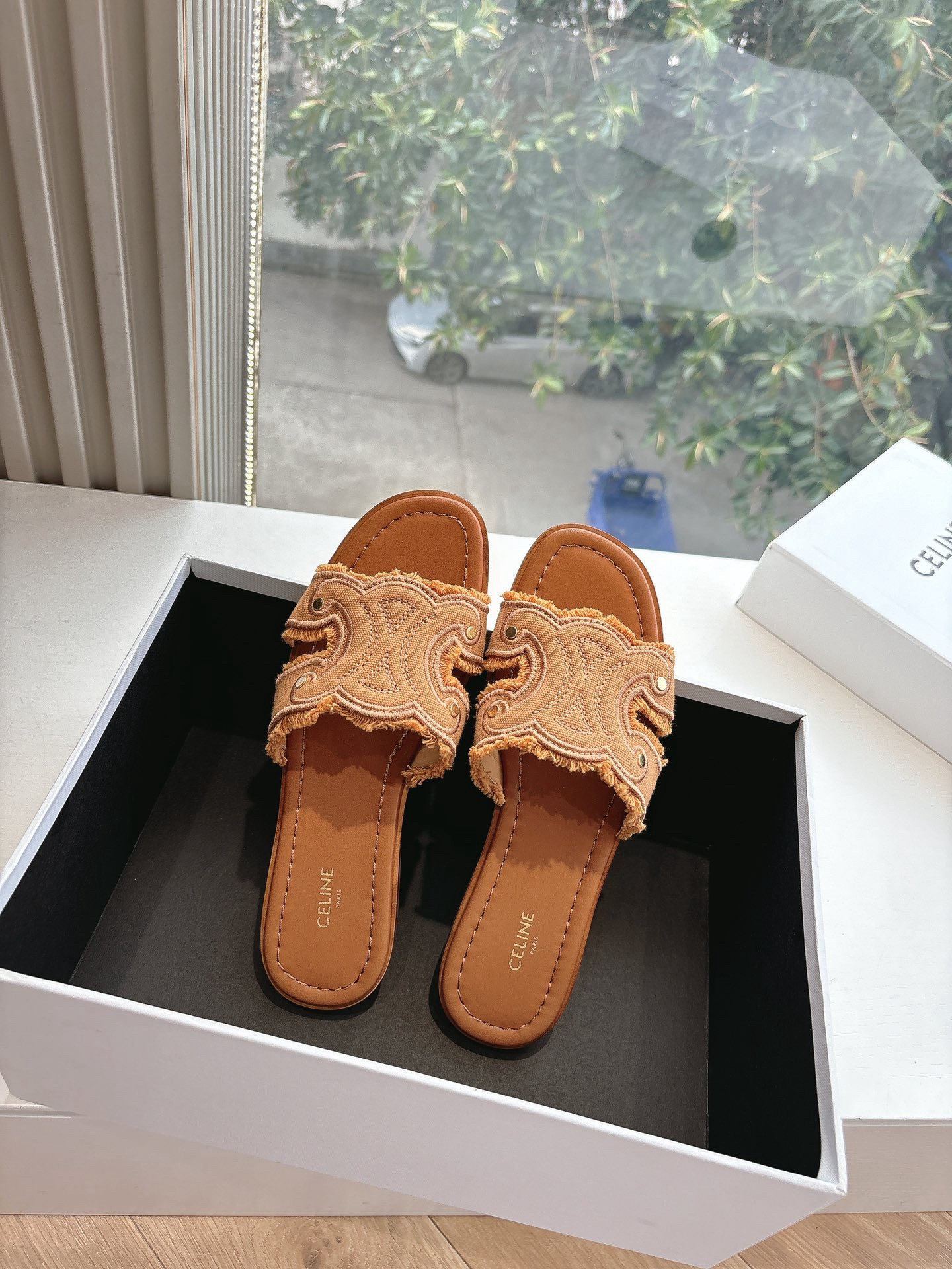 Women Top Quality C*eline shoes