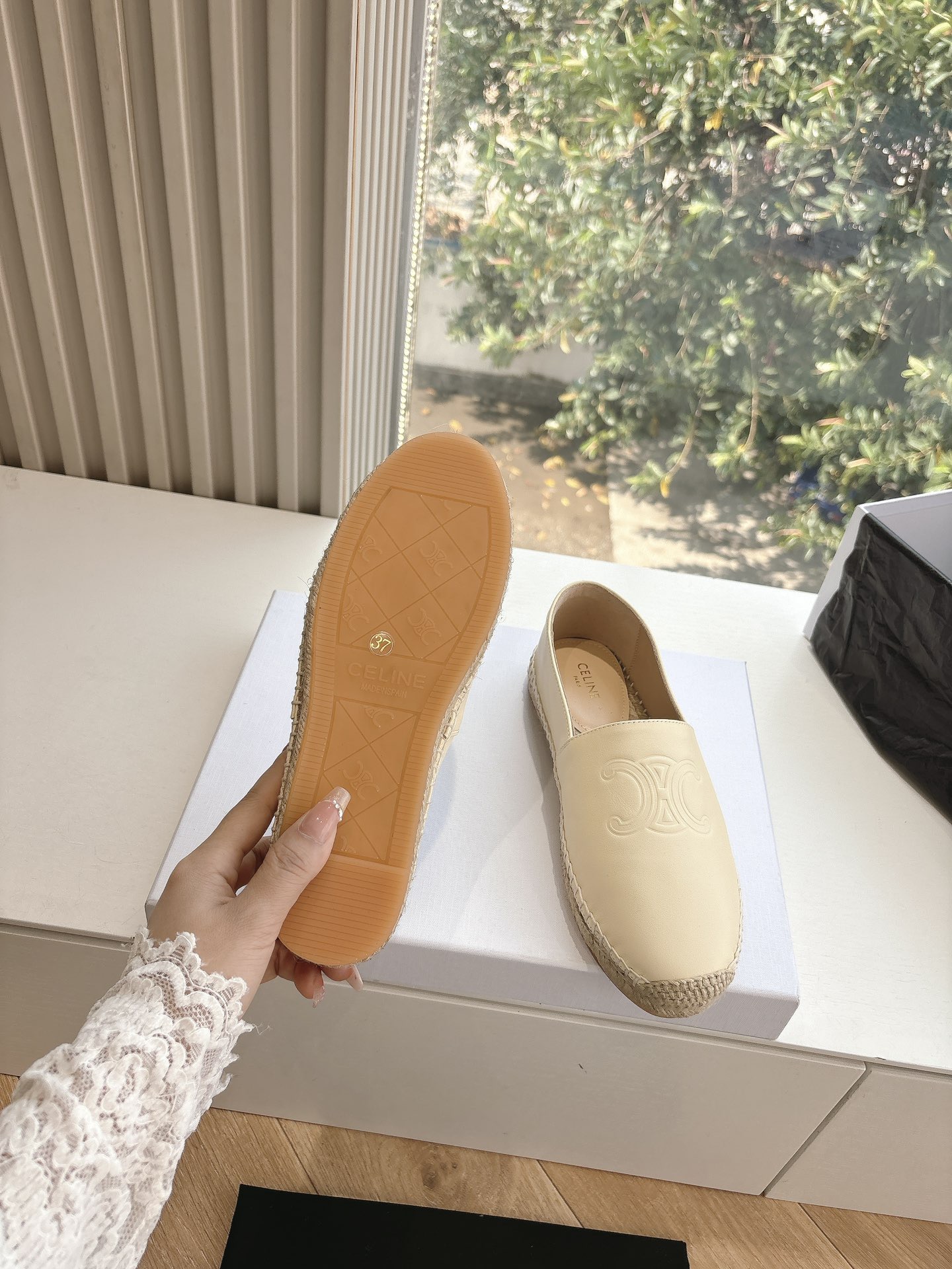 Women Top Quality C*eline shoes