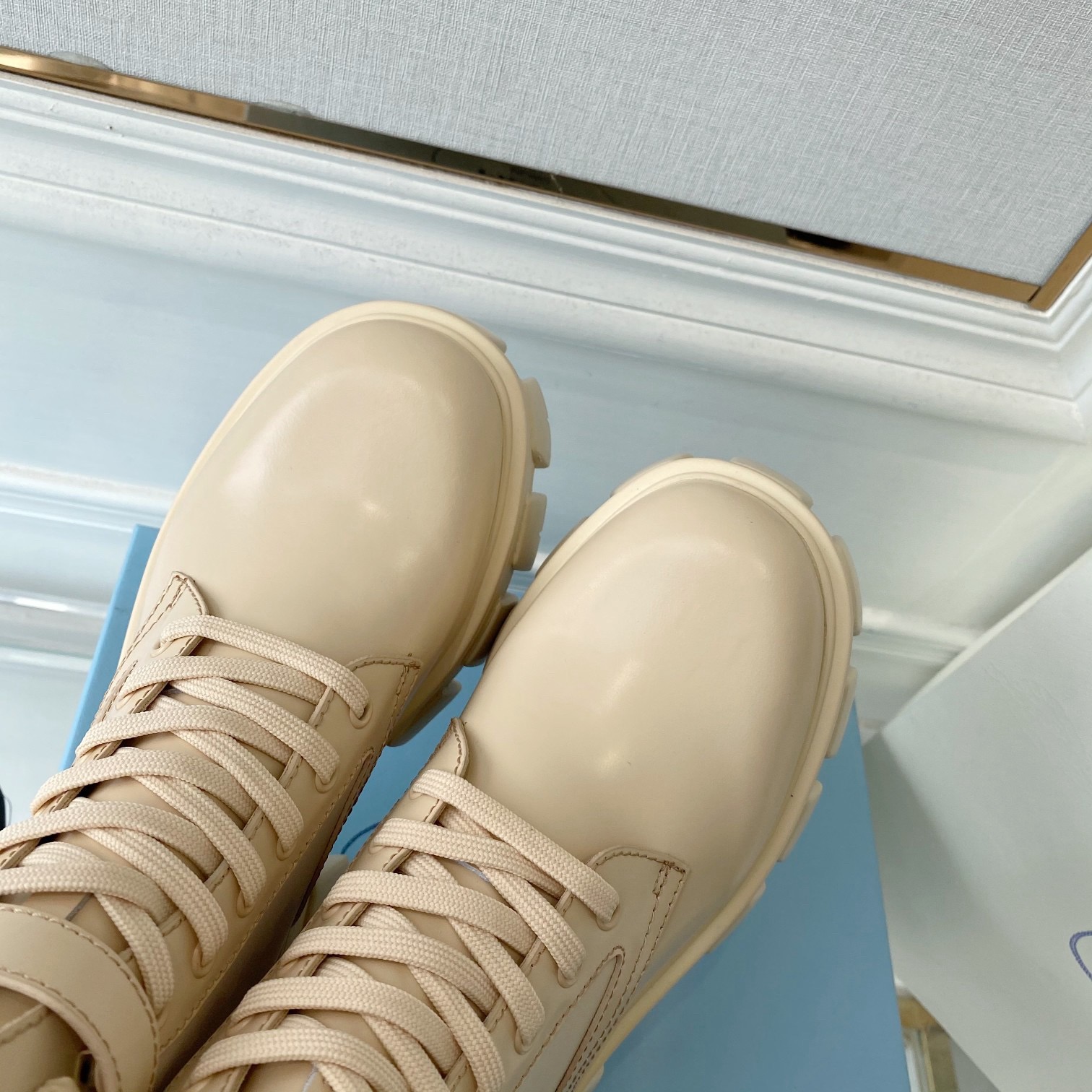 Women Top Quality P*rada shoes