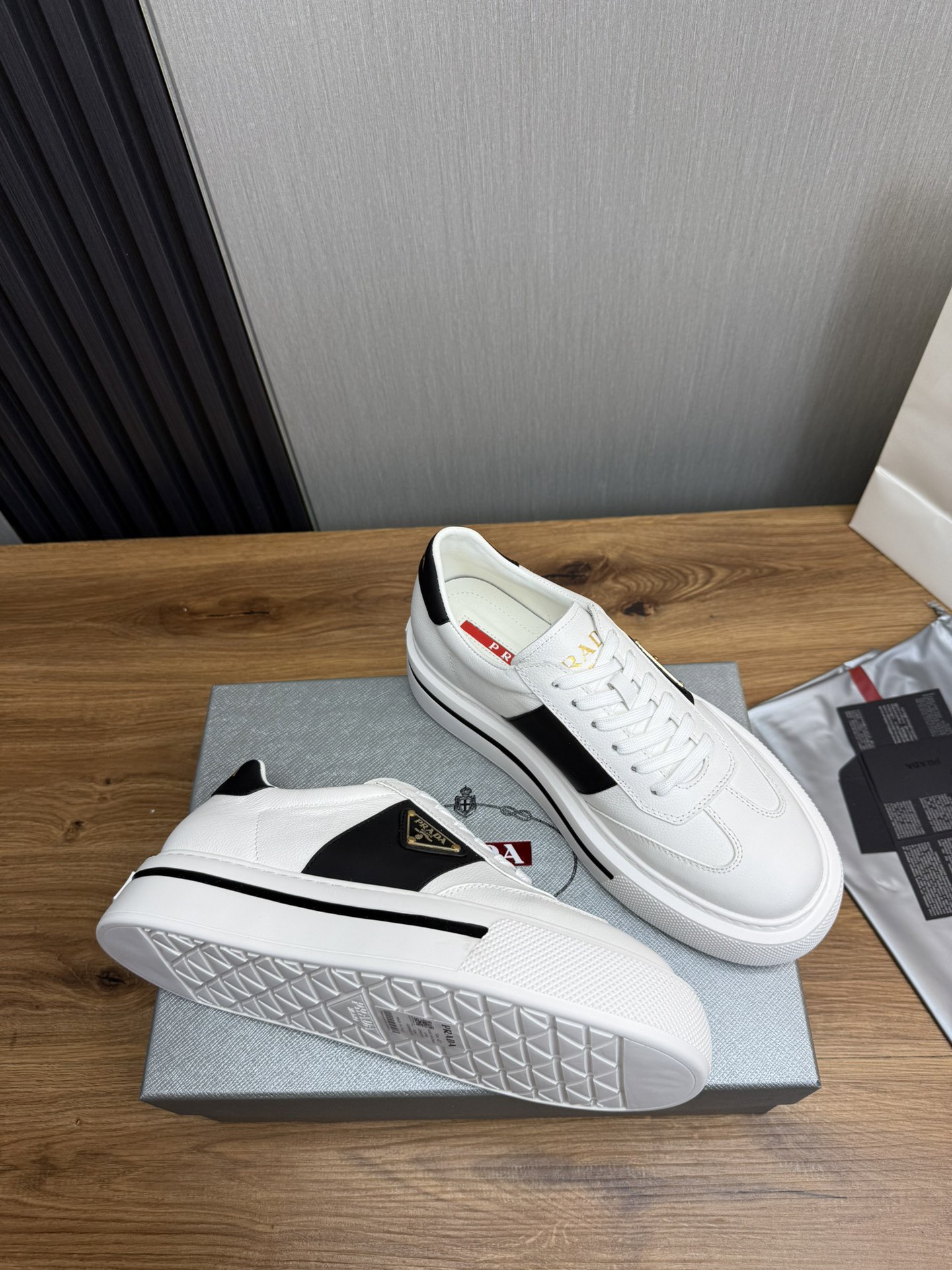 Women Men Top Quality P*rada shoes