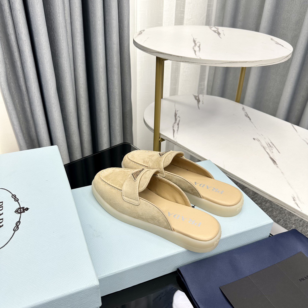 Women Top Quality P*rada shoes