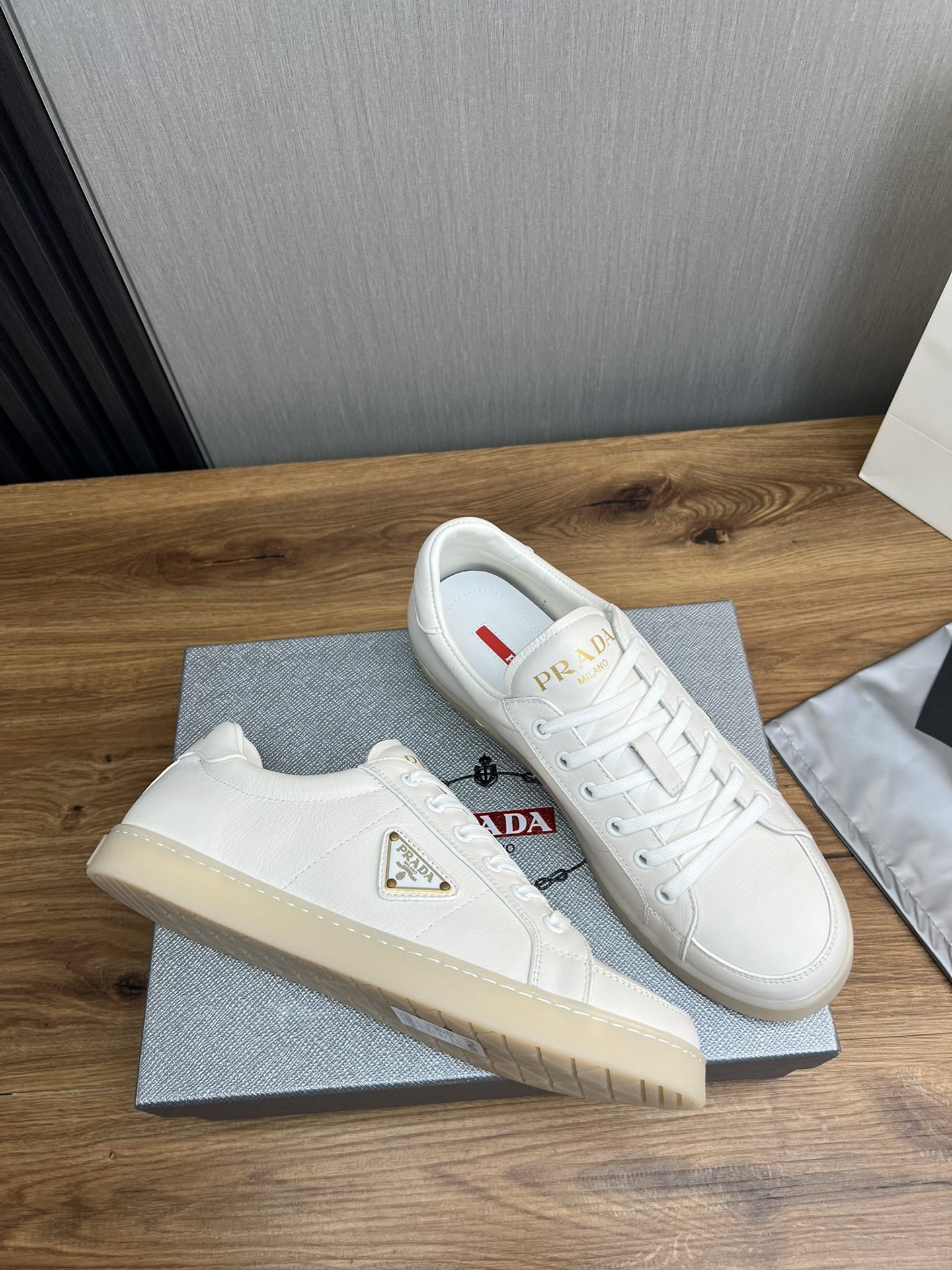 Women Men Top Quality P*rada shoes