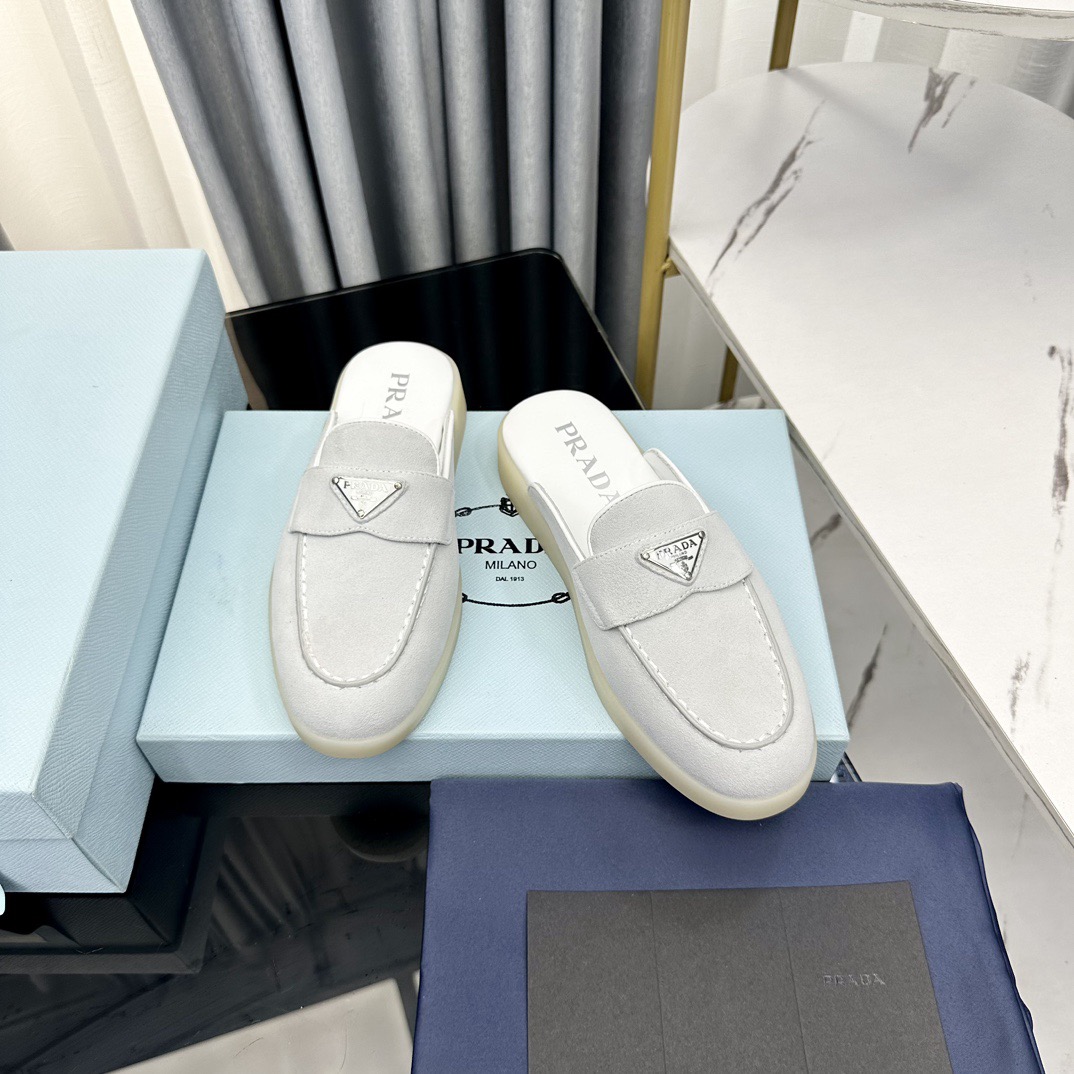 Women Top Quality P*rada shoes