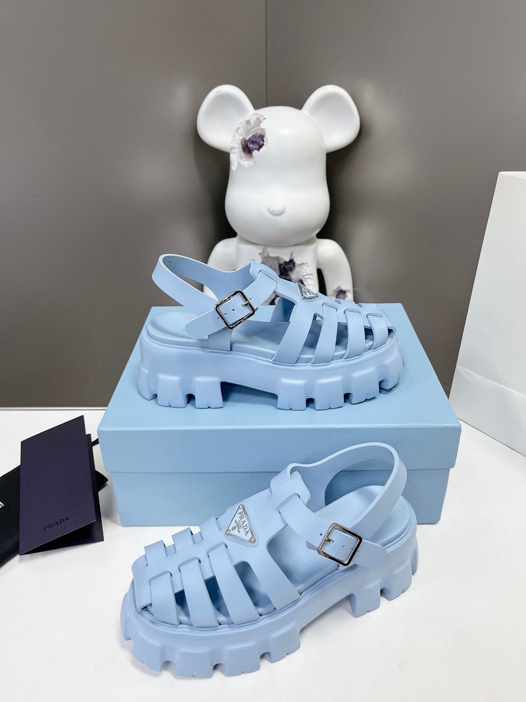 Women Top Quality P*rada shoes