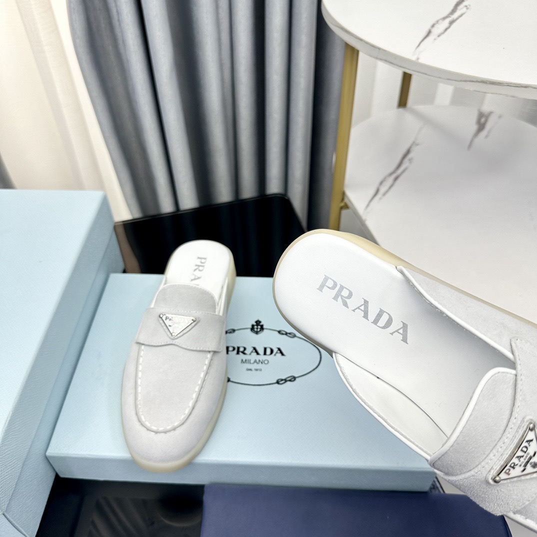 Women Top Quality P*rada shoes