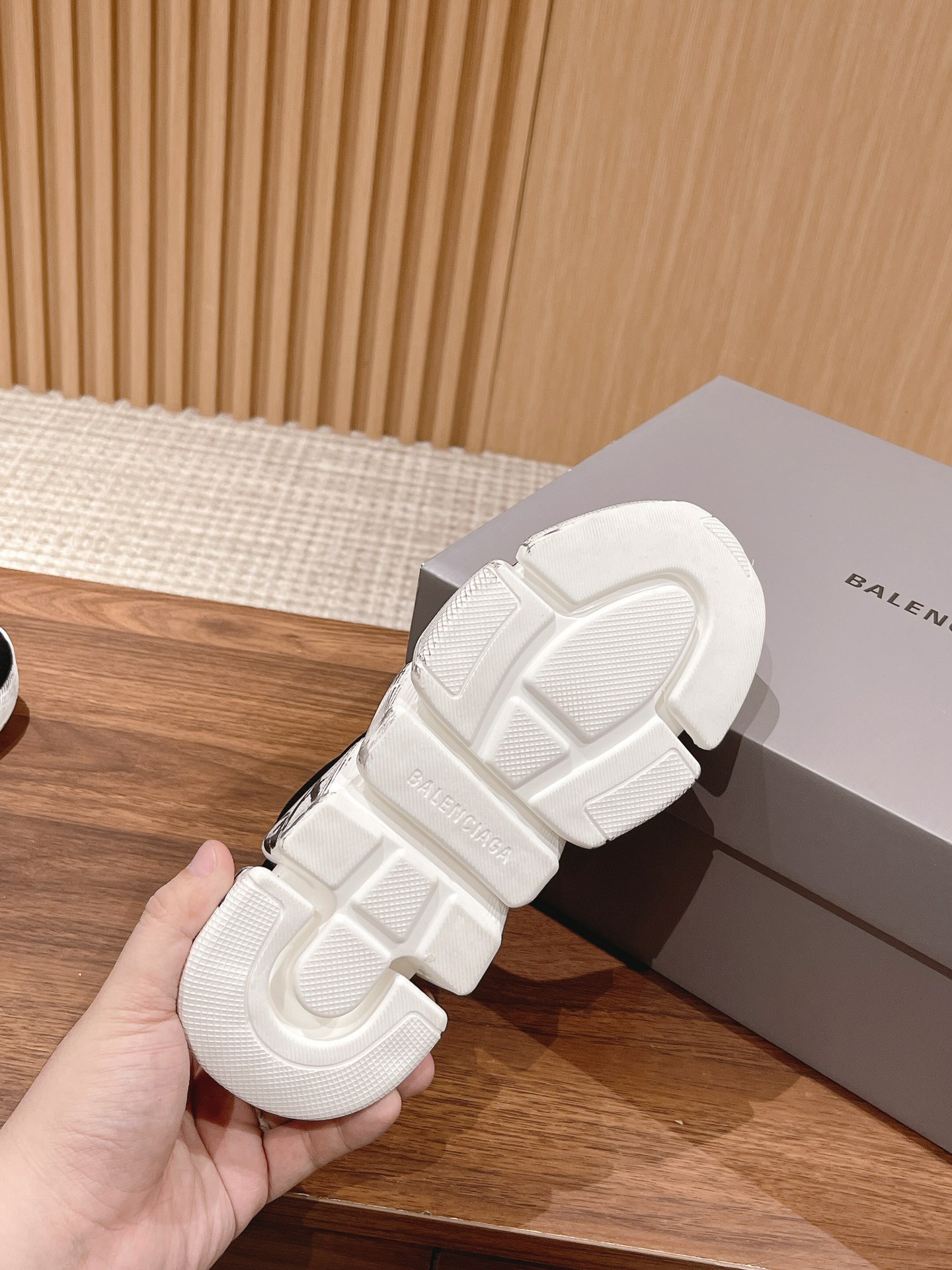 Men Women size 35-45 A*lexander M*cqueen Sneaker Top Quality 1:1